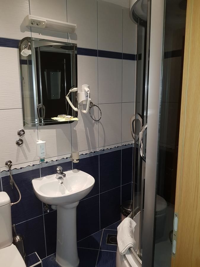 Отели типа «постель и завтрак» Hotel Dvor Биело-Поле