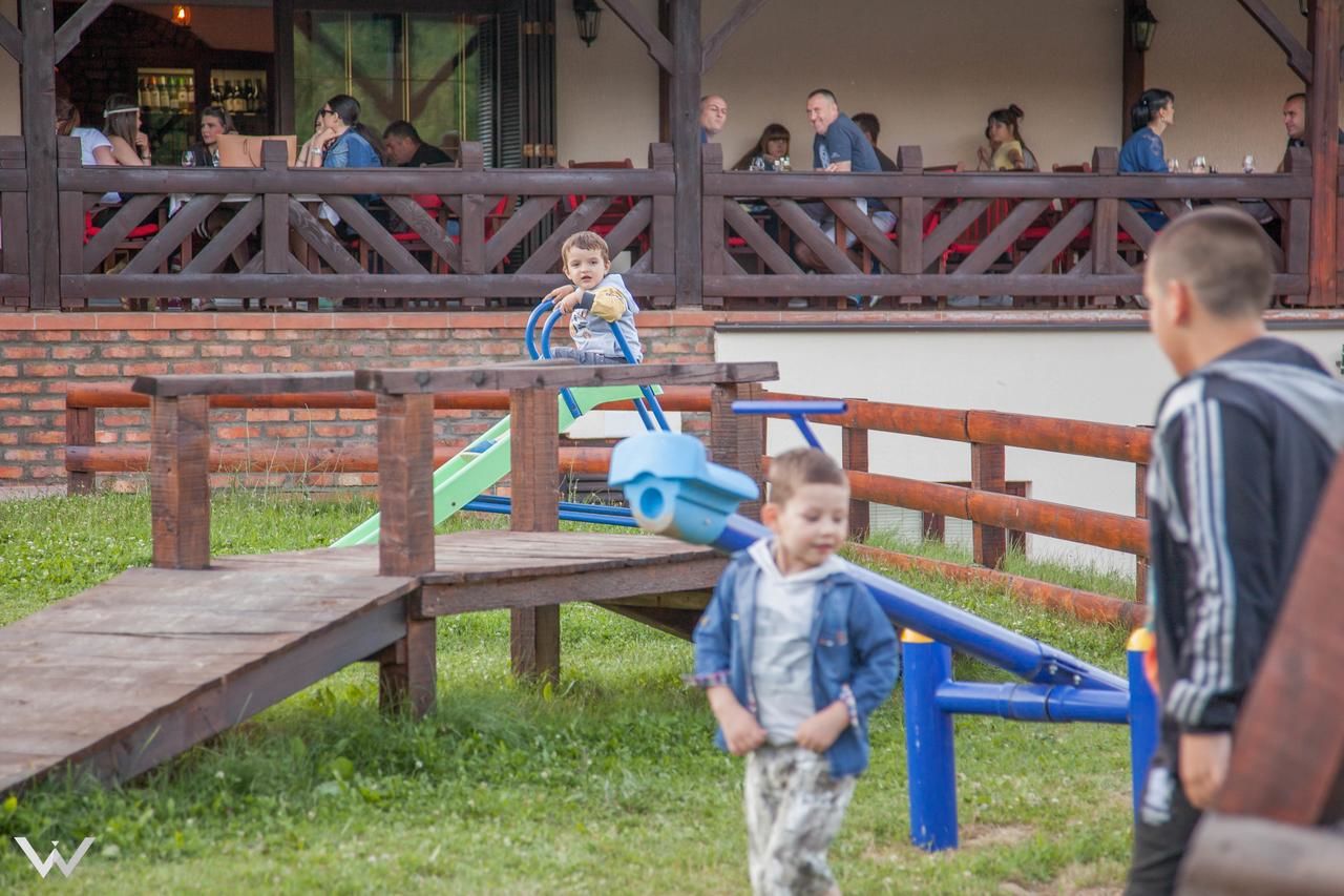 Отели типа «постель и завтрак» Hotel Dvor Биело-Поле-42
