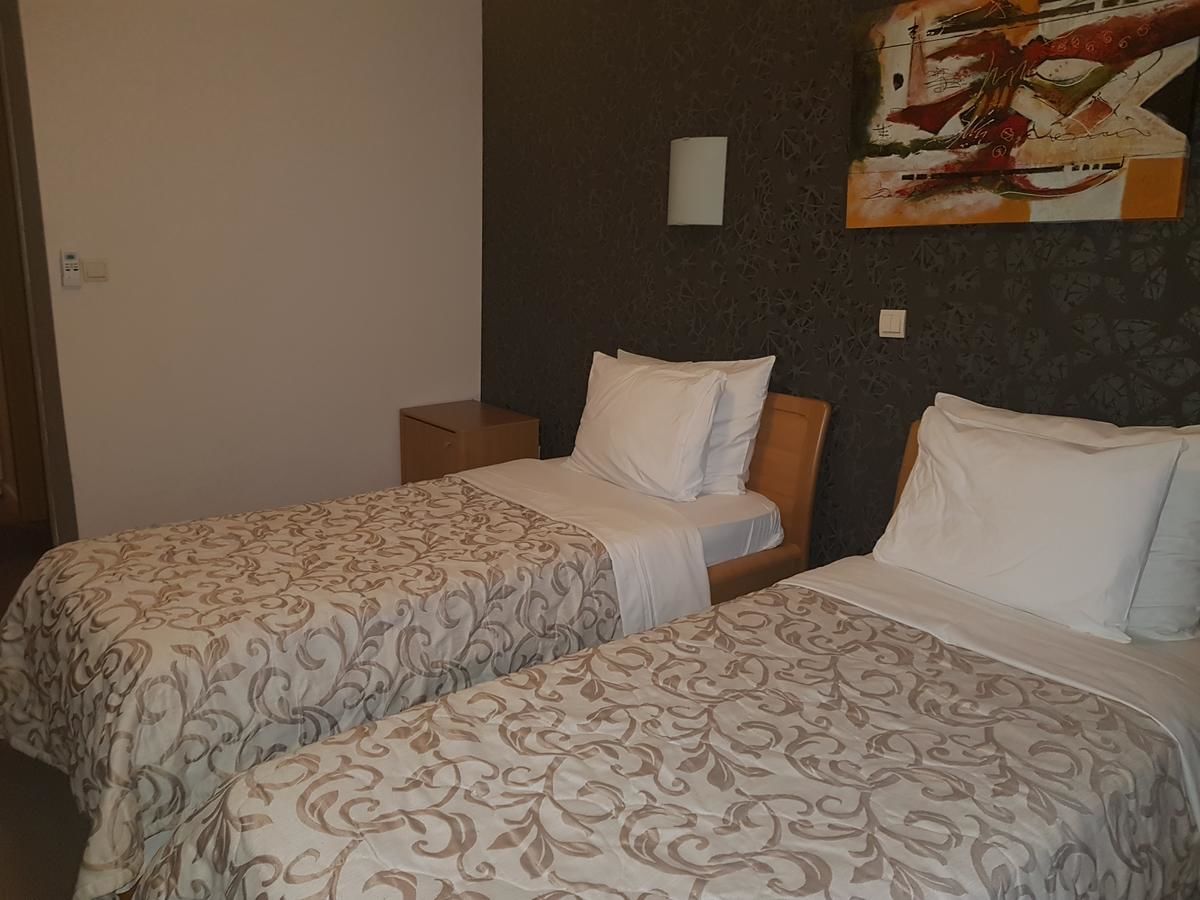 Отели типа «постель и завтрак» Hotel Dvor Биело-Поле