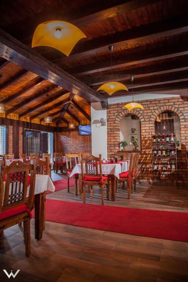 Отели типа «постель и завтрак» Hotel Dvor Биело-Поле-32